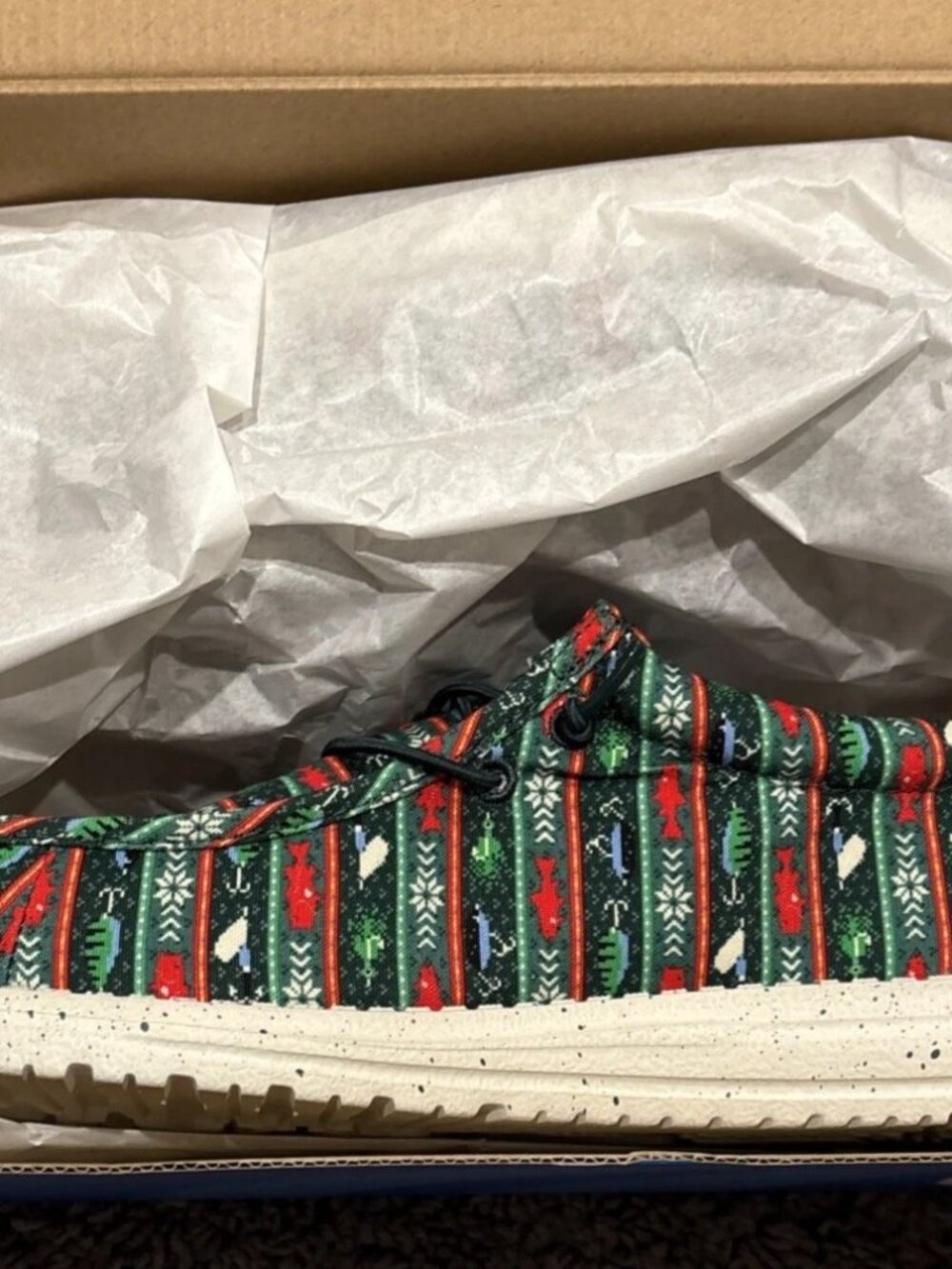 Hey Dude Wally Fishmas Sweater Pine Green Mens 12 Outdoor Shoes New